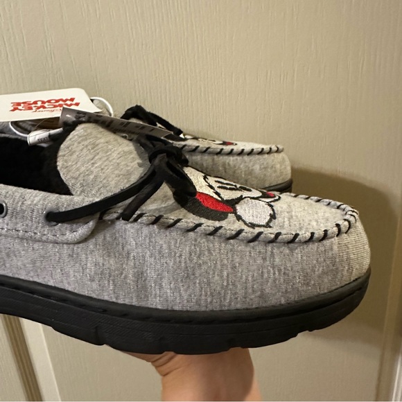 Men’s Mickey Mouse slippers size 9 10 - Picture 2 of 4